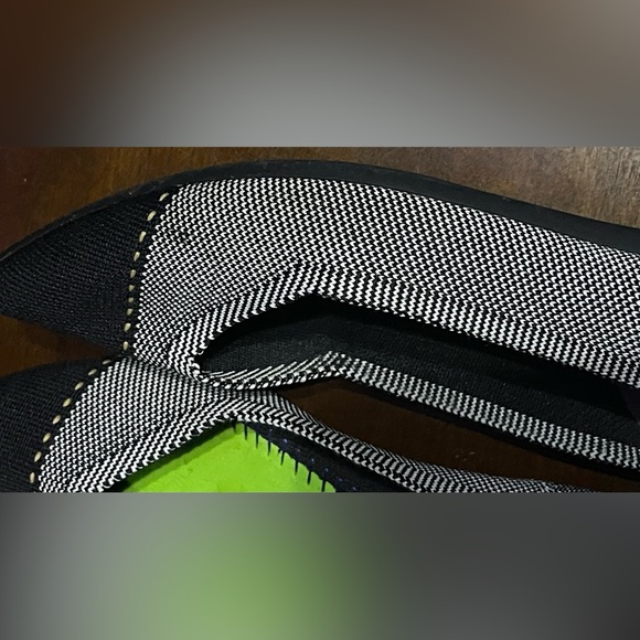 Rothy's Retired Grey Mist Captoe The Pointe - Picture 3 of 5